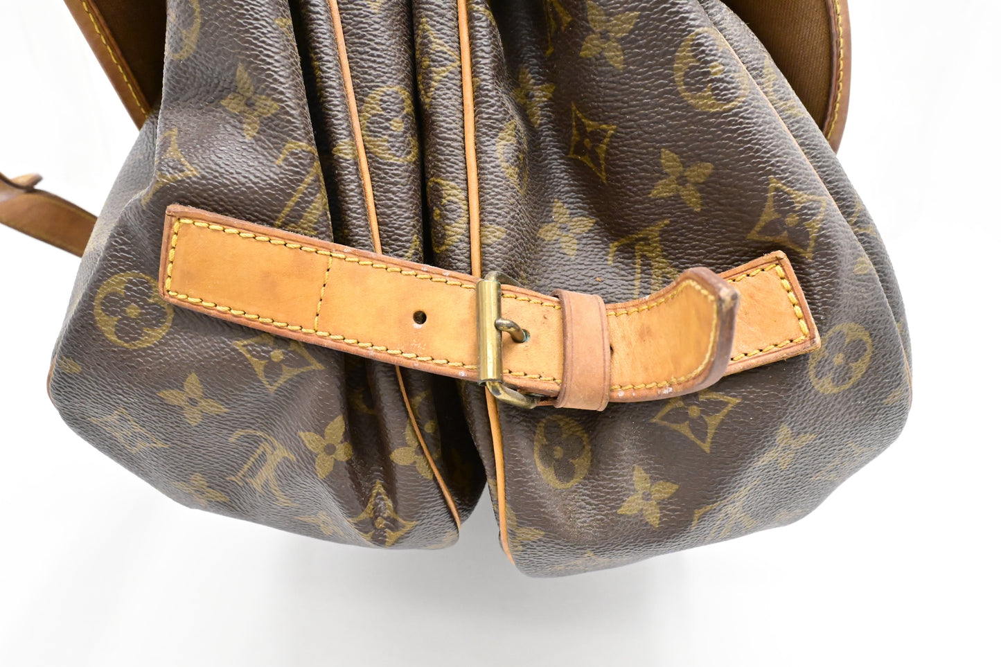 Louis Vuitton Saumur 43 in Monogram Canvas