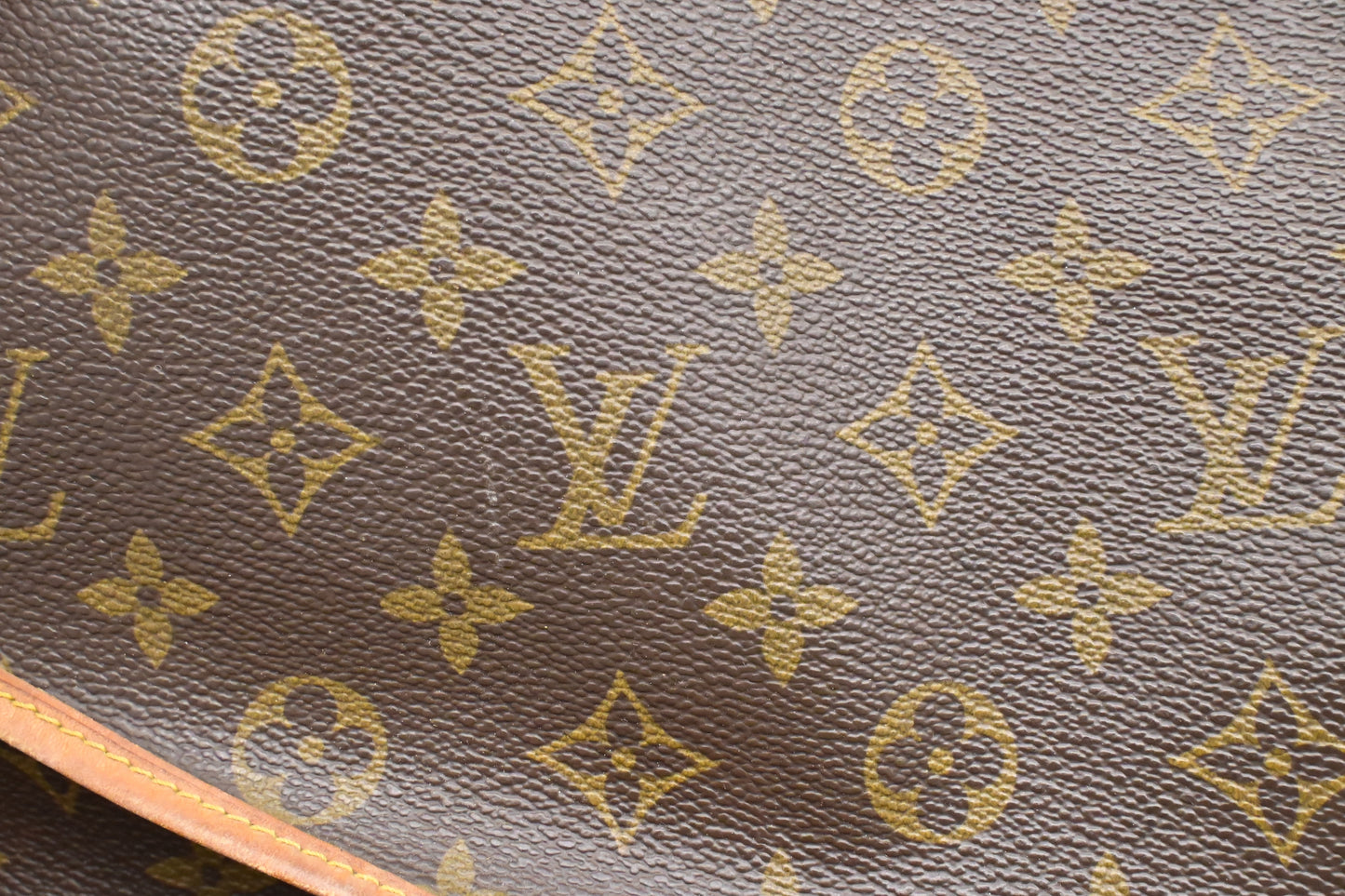 Louis Vuitton Saumur 43 in Monogram Canvas