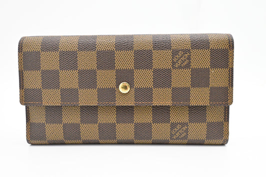 Louis Vuitton International Wallet in Damier Ebene Canvas