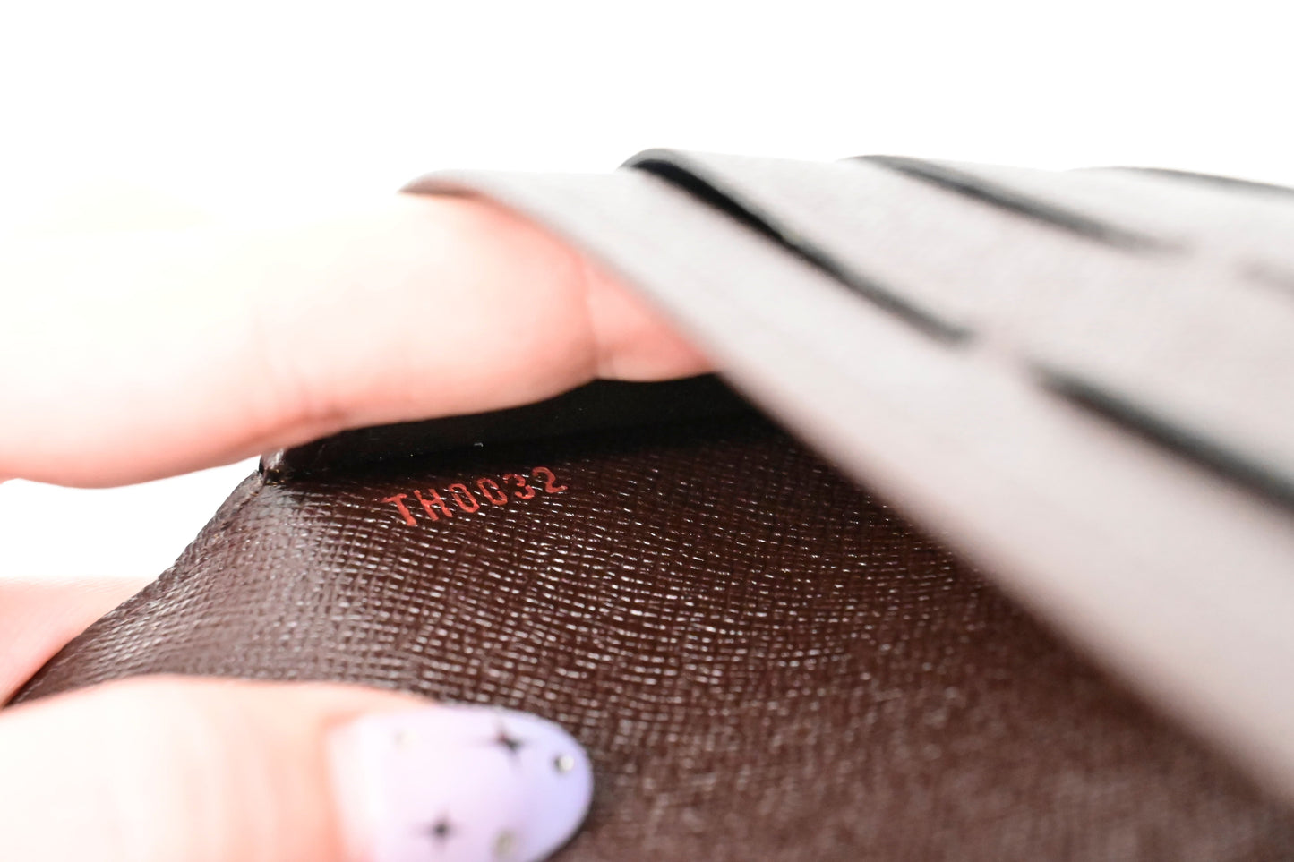 Louis Vuitton International Wallet in Damier Ebene Canvas
