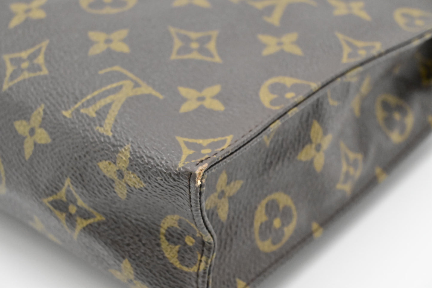 Louis Vuitton Toiletry 26 in Monogram Canvas