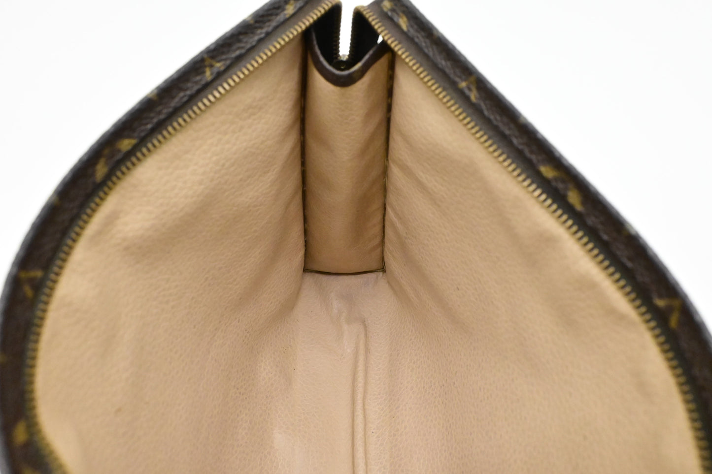 Louis Vuitton Toiletry 26 in Monogram Canvas