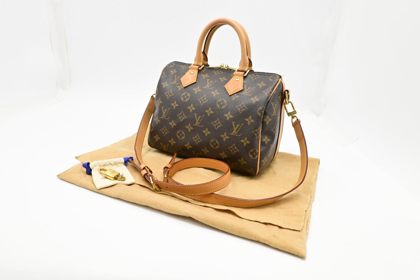 Louis Vuitton Speedy 25 Bandouliere in Monogram Canvas