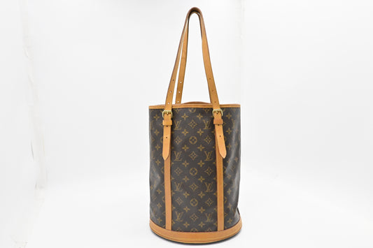 Louis Vuitton Bucket GM in Monogram Canvas