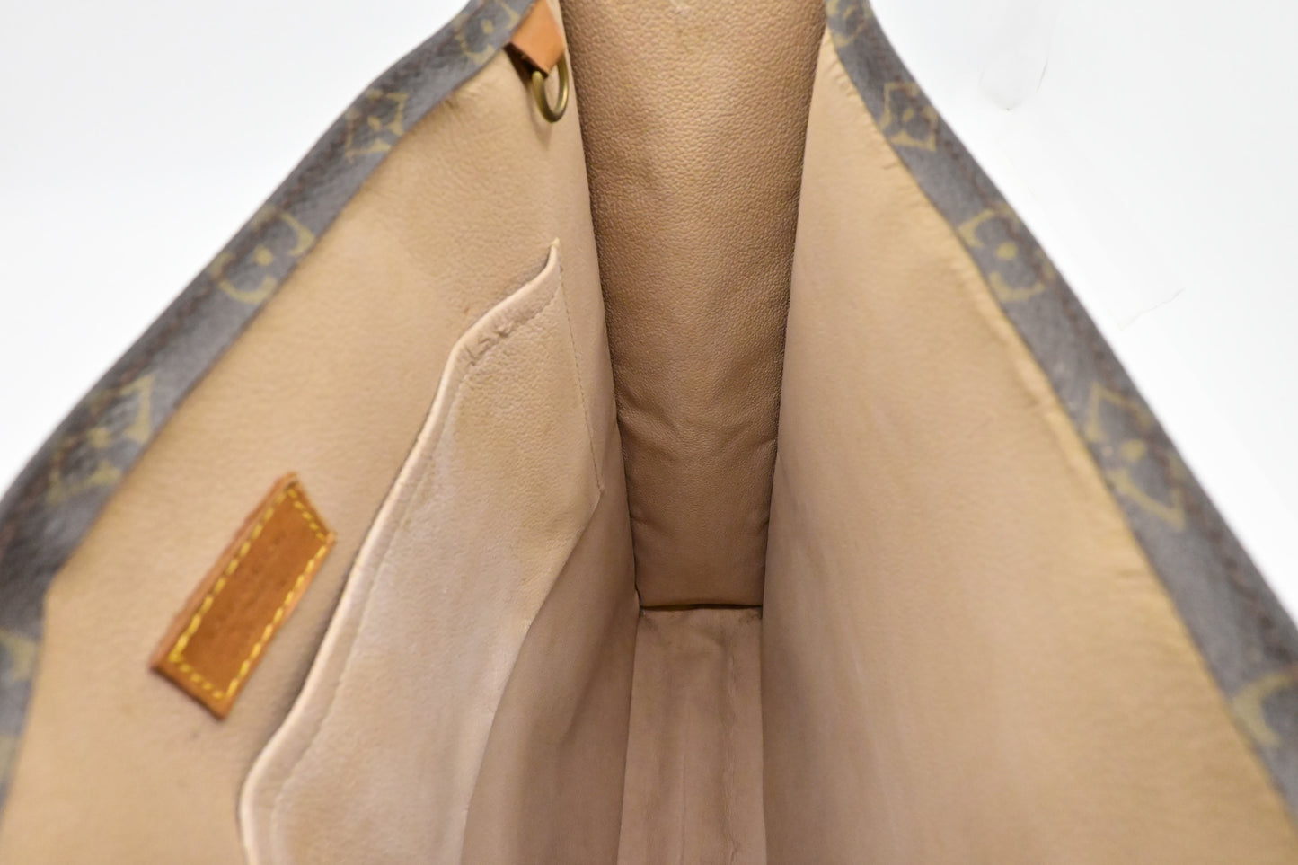 Louis Vuitton Sac Plat in Monogram Canvas