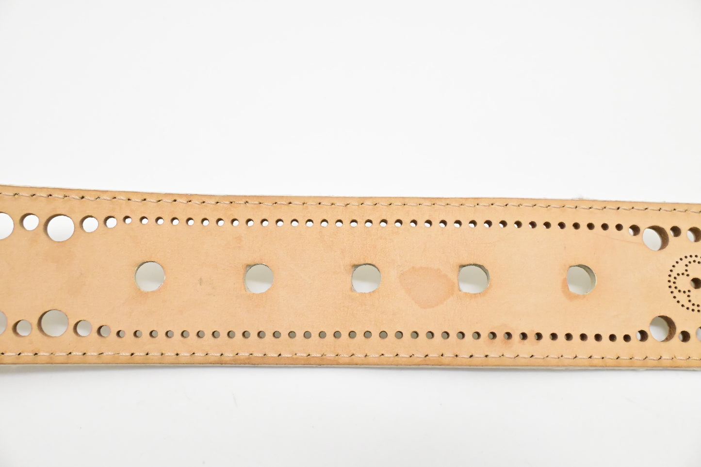 Louis Vuitton Phoenix Belt in Cream Mahina Leather