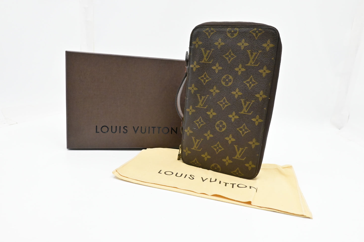 Louis Vuitton Poche Escapade in Monogram Canvas