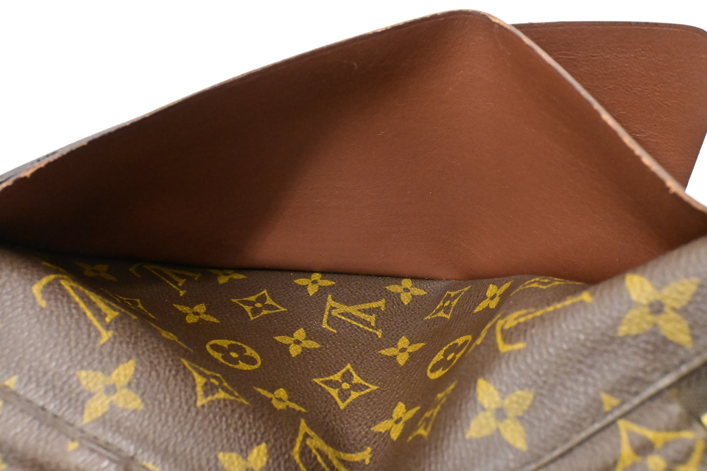 Louis Vuitton Poche Escapade in Monogram Canvas