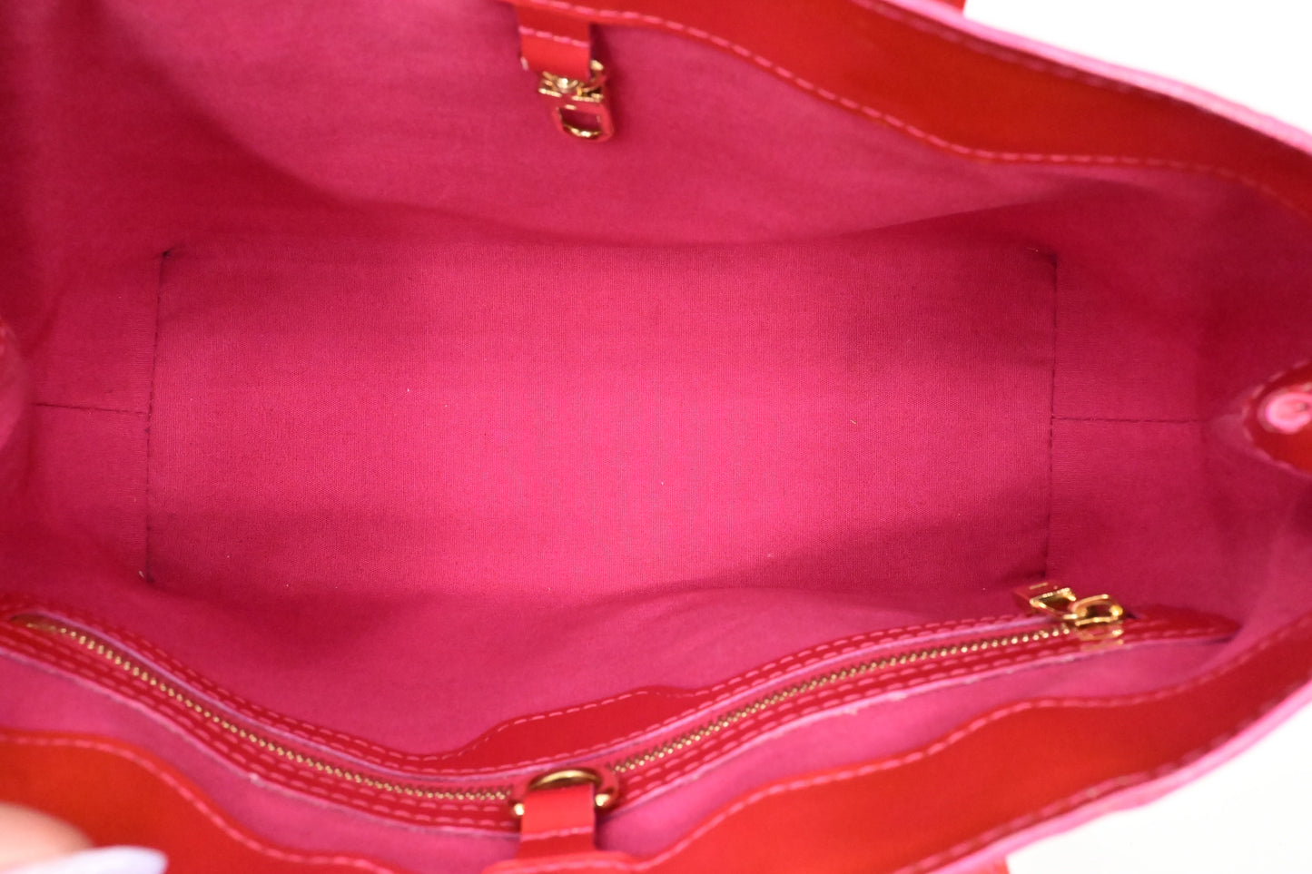Louis Vuitton Wilshire PM in Rouge Grenadine Vernis Leather