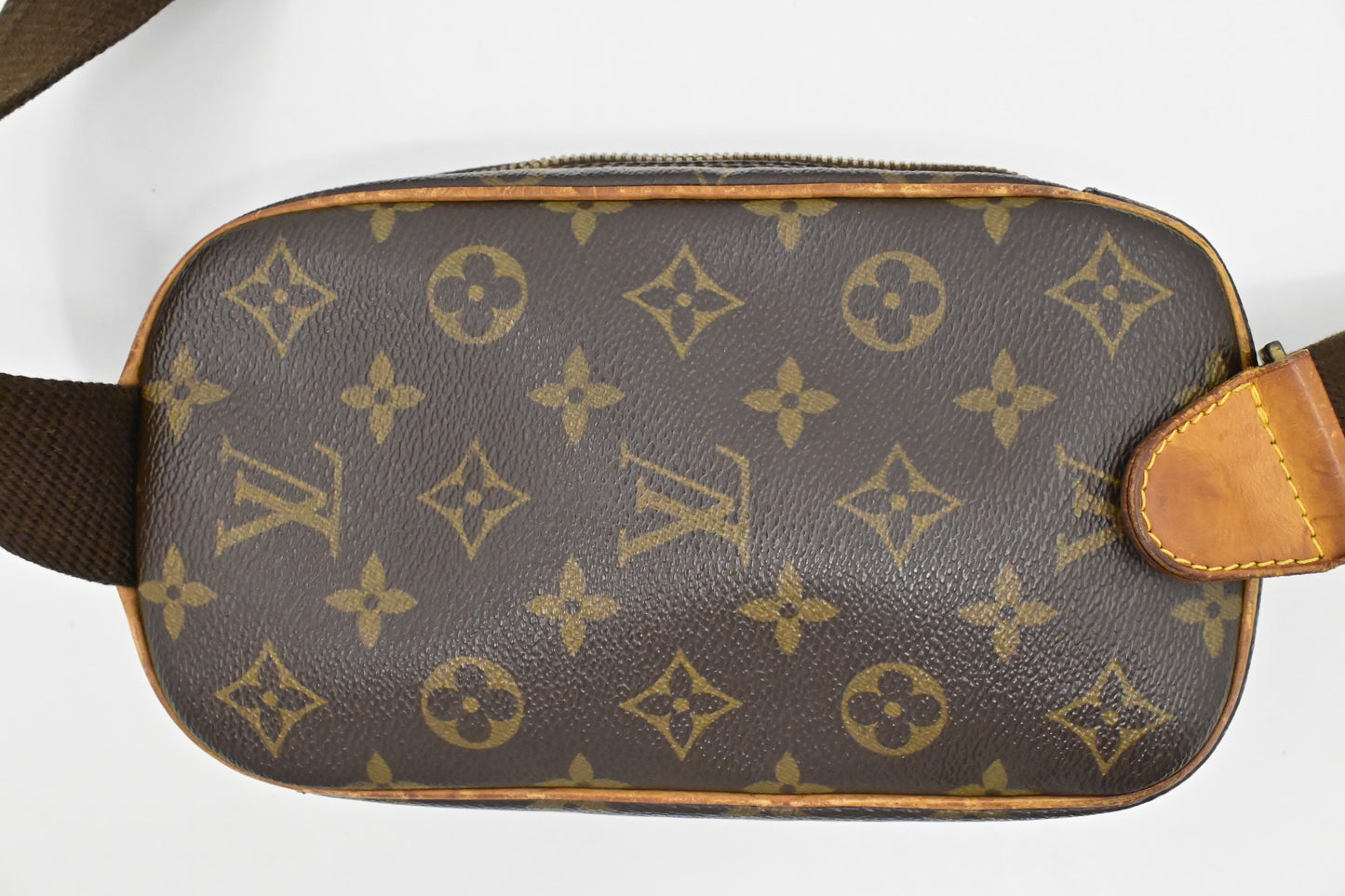 Louis Vuitton Pochette Gange in Monogram Canvas
