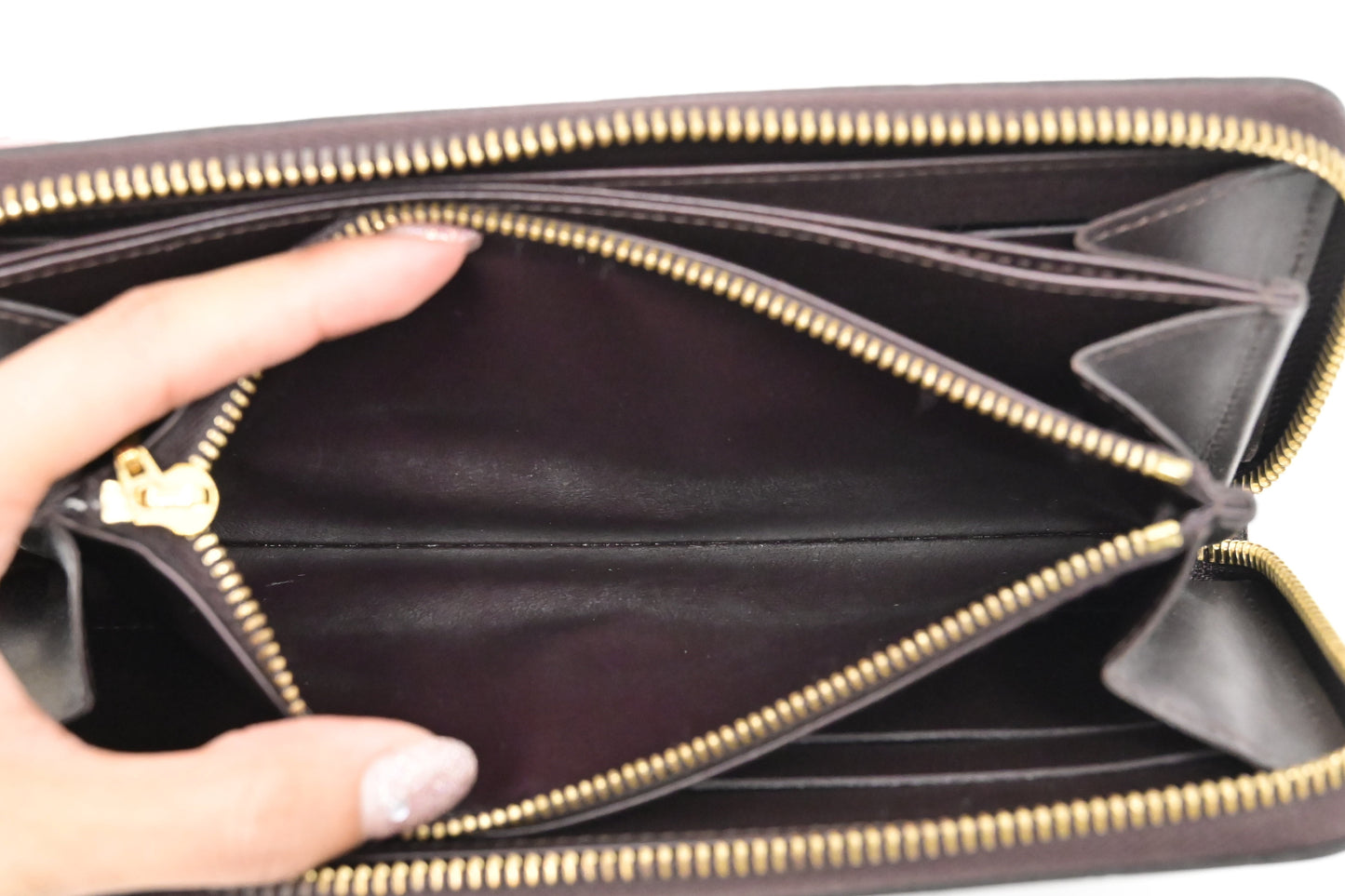 Louis Vuitton Long Zippy Wallet in Amarante Vernis Leather