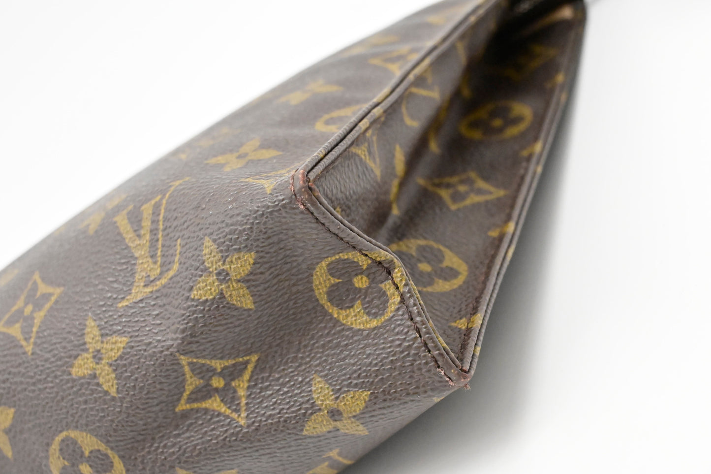 Louis Vuitton Toiletry 26 in Monogram Canvas