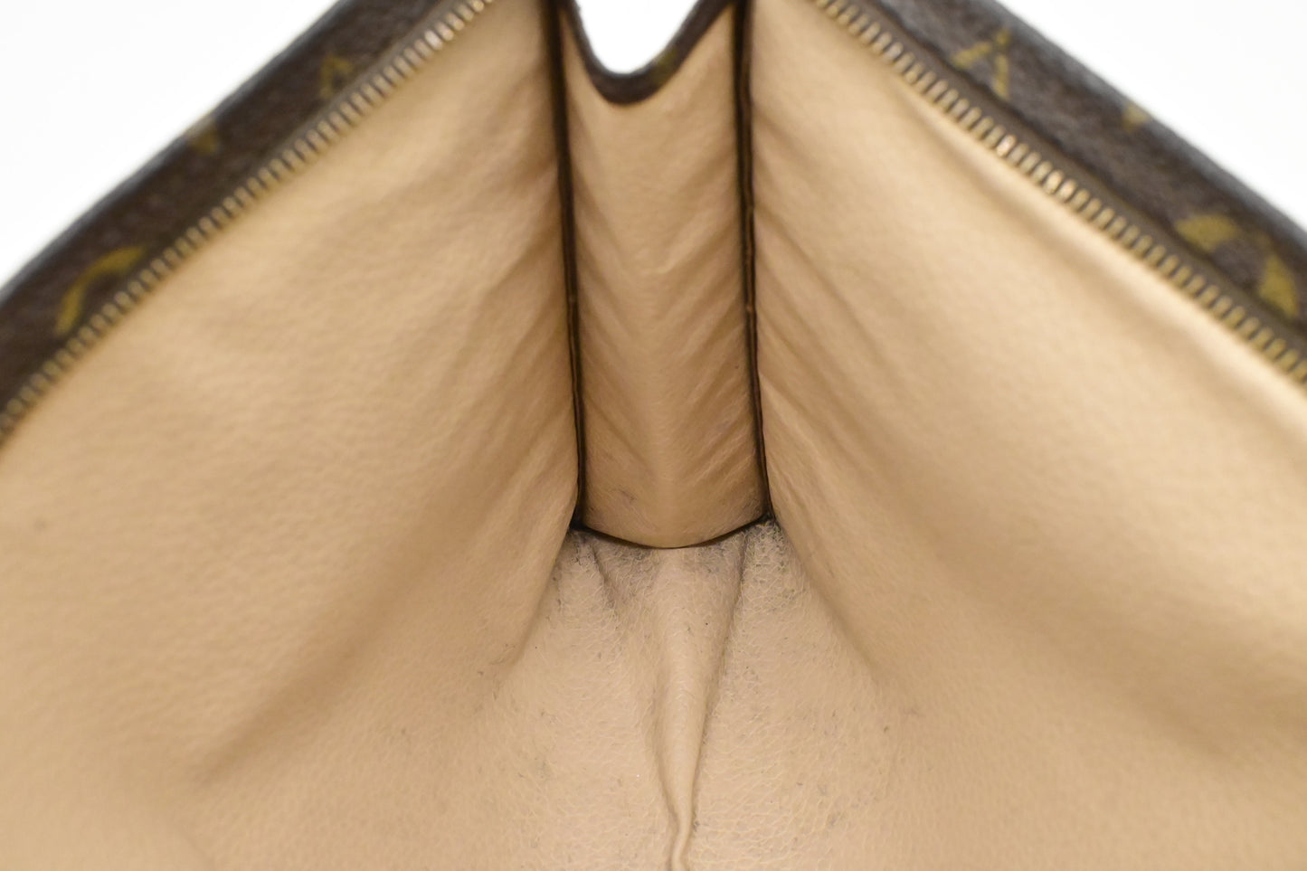 Louis Vuitton Toiletry 26 in Monogram Canvas