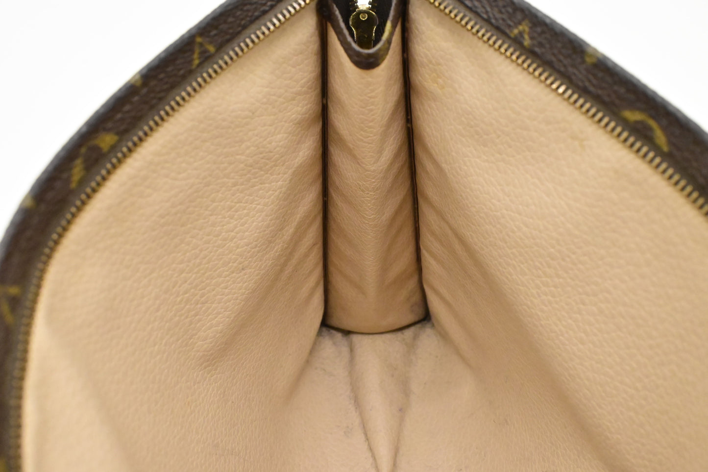 Louis Vuitton Toiletry 26 in Monogram Canvas