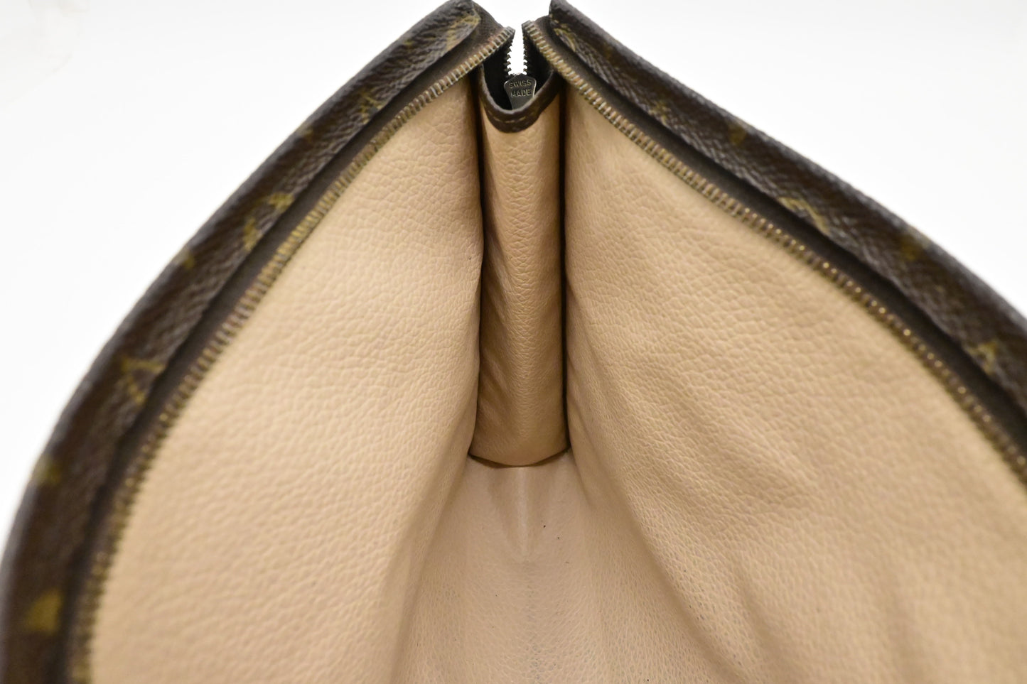 Louis Vuitton Toiletry 26 in Monogram Canvas