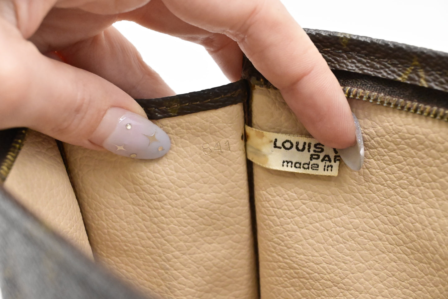 Louis Vuitton Toiletry 26 in Monogram Canvas