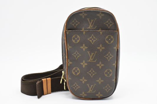 Louis Vuitton Pochette Gange in Monogram Canvas