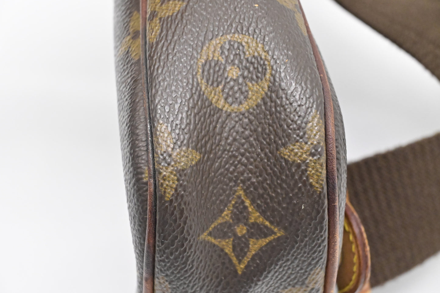 Louis Vuitton Pochette Gange in Monogram Canvas