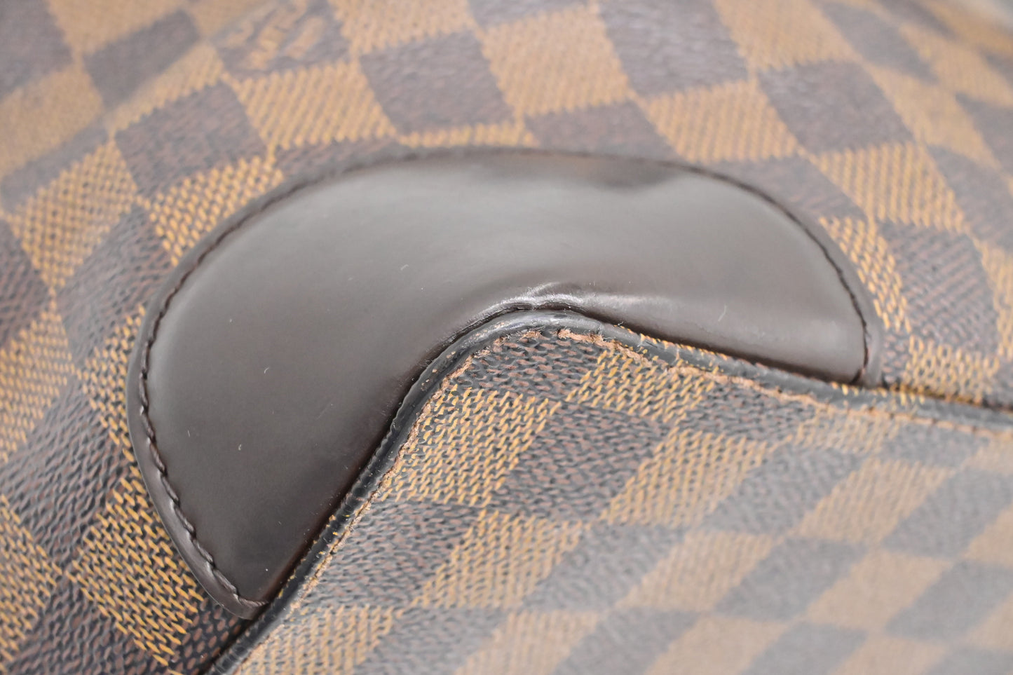 Louis Vuitton Hampstead MM in Damier Ebene Canvas