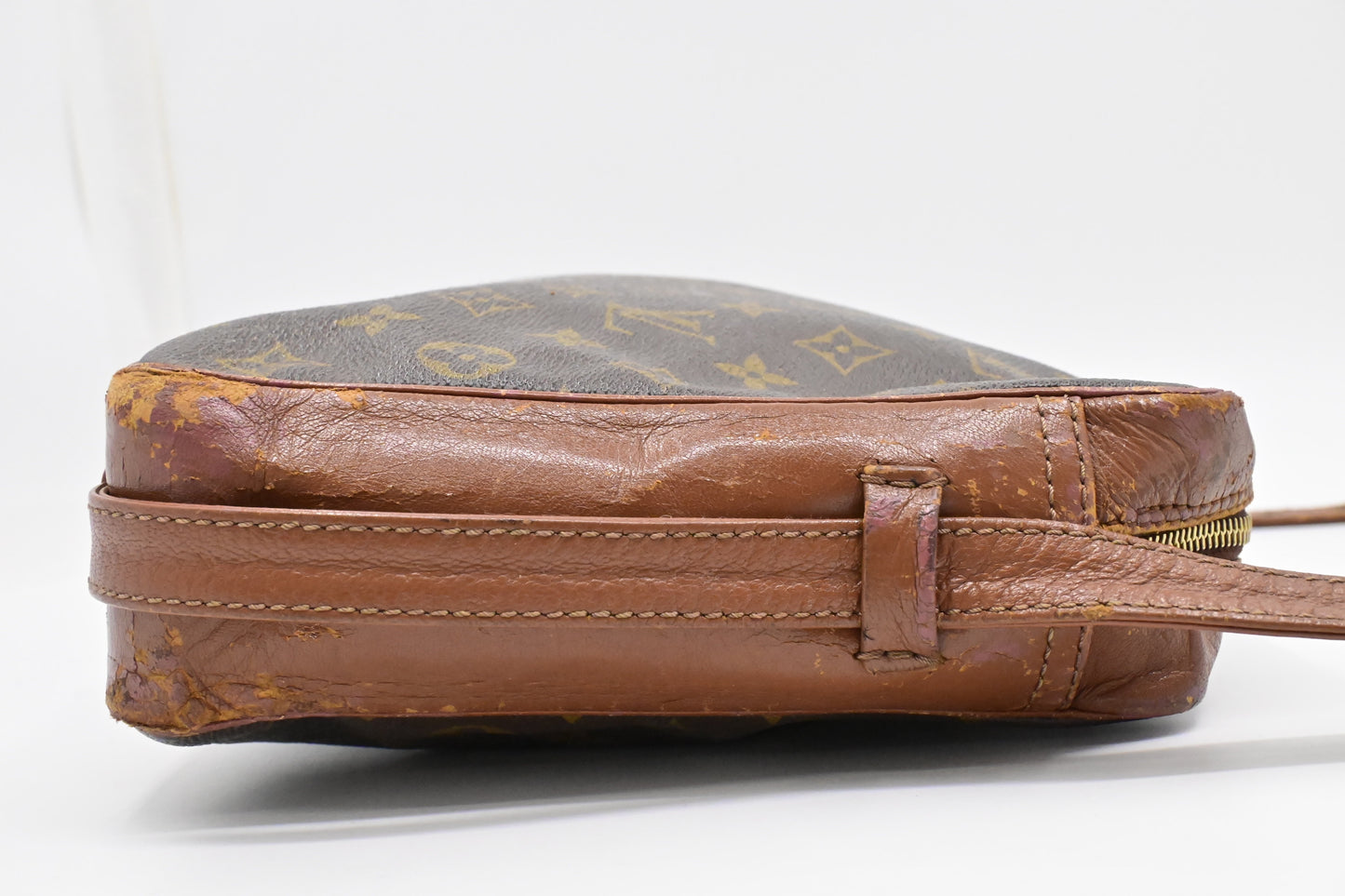 Louis Vuitton Sac Bandouliere in Monogram Canvas