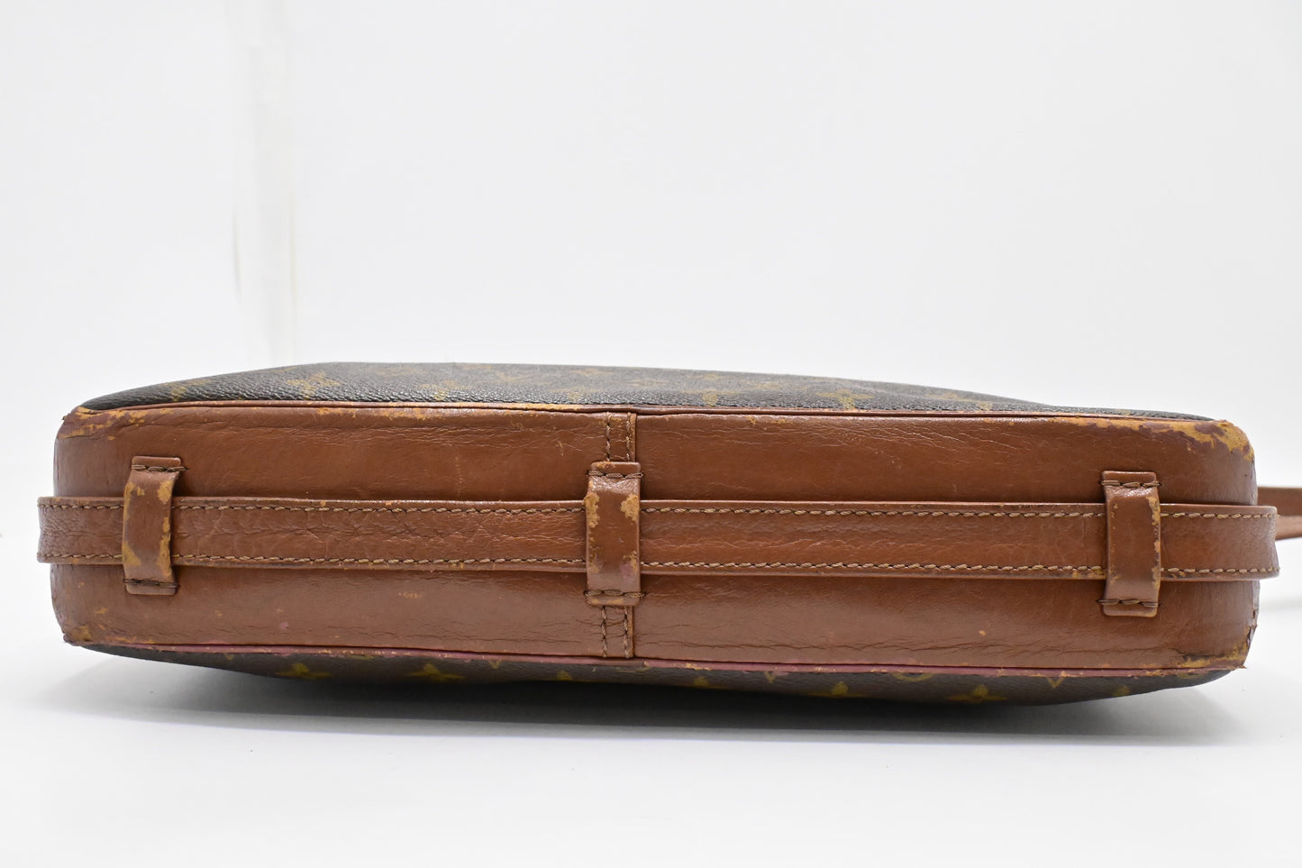Louis Vuitton Sac Bandouliere in Monogram Canvas
