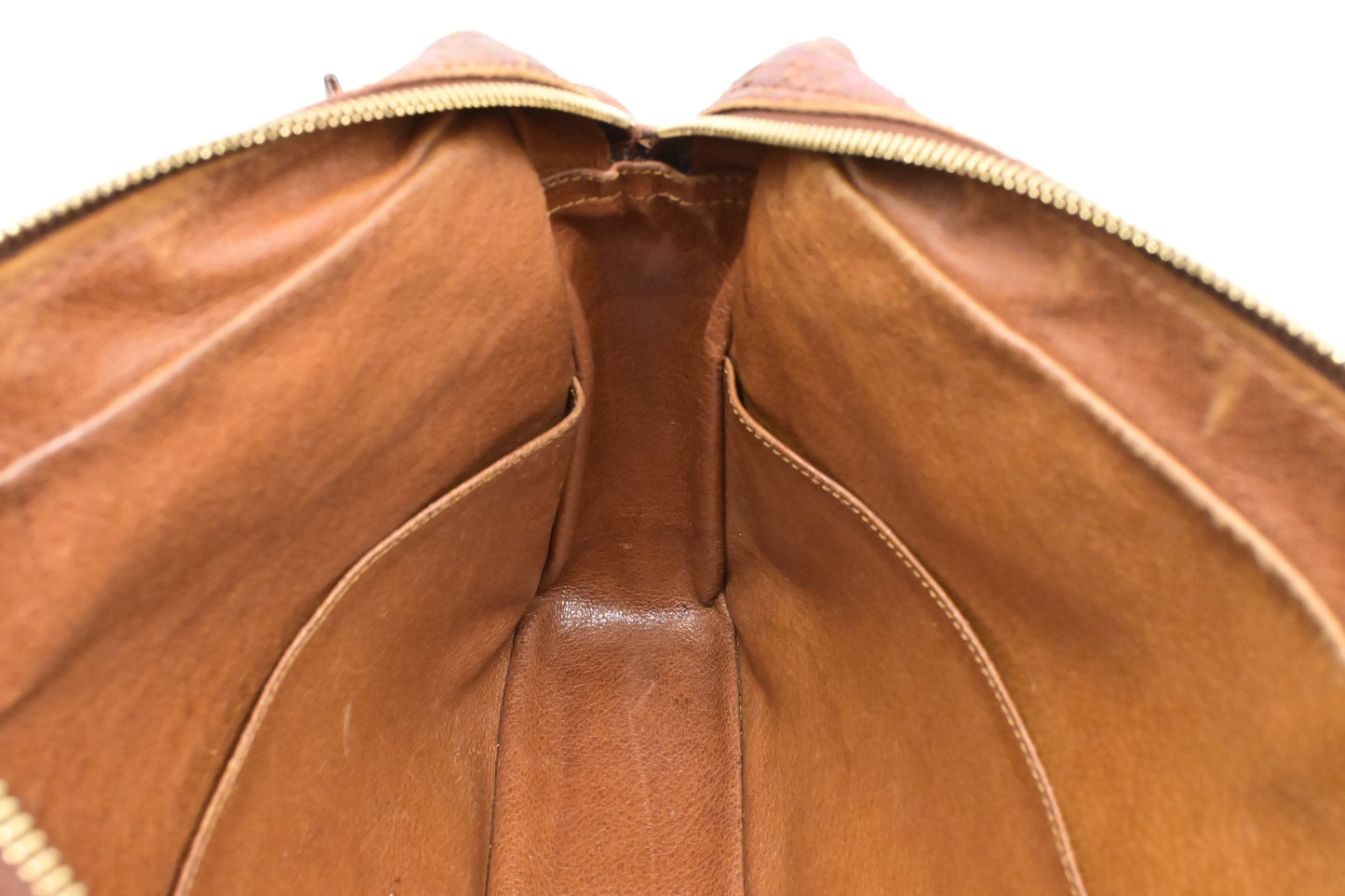 Louis Vuitton Sac Bandouliere in Monogram Canvas