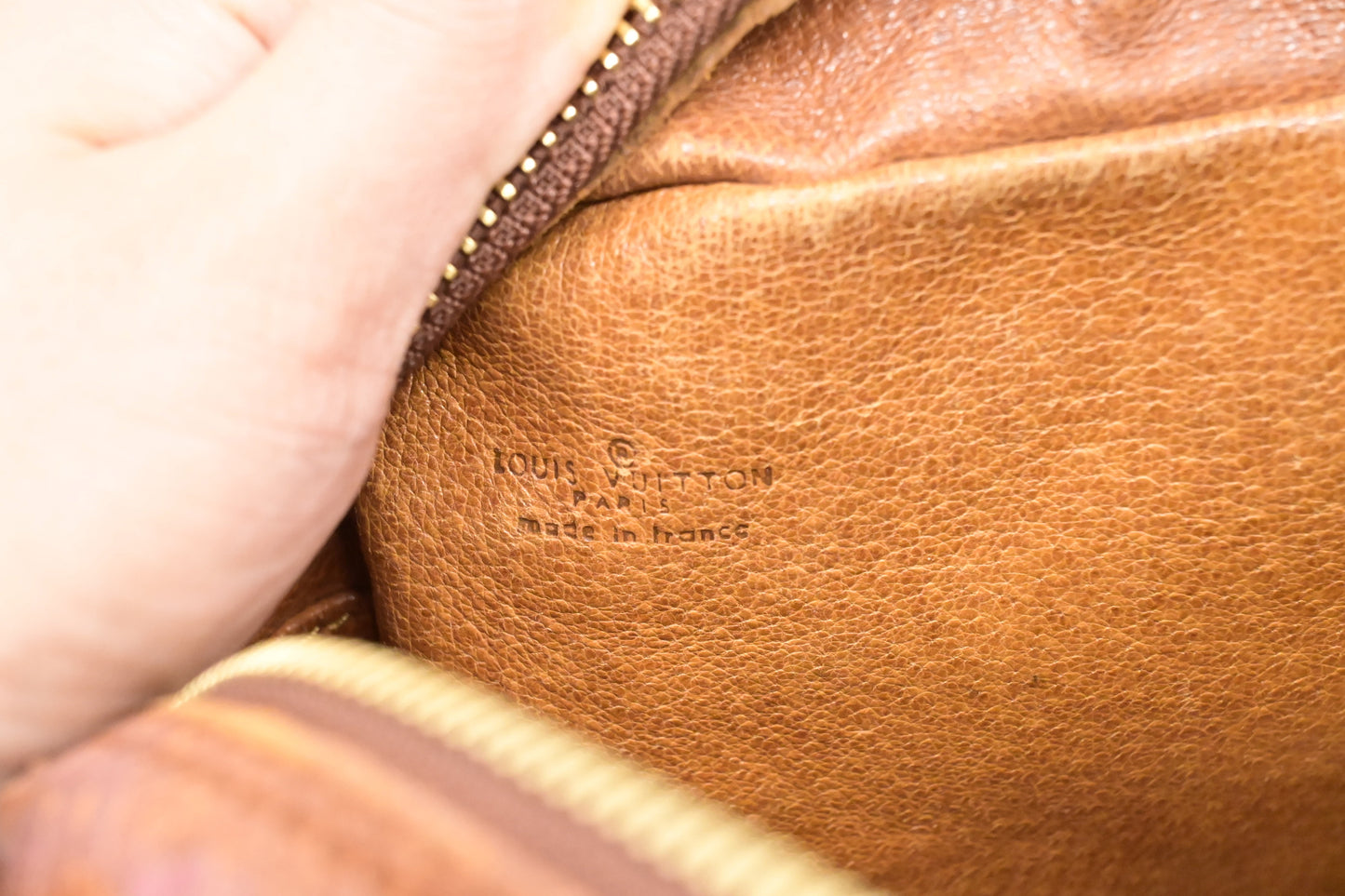 Louis Vuitton Sac Bandouliere in Monogram Canvas