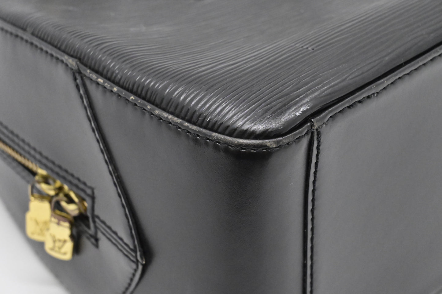 Louis Vuitton Sablon in Black Epi Leather