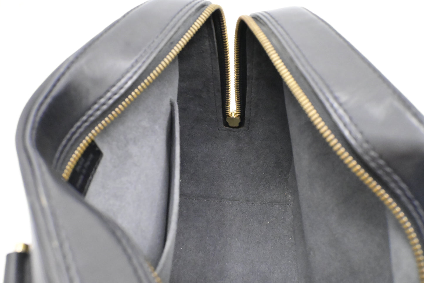 Louis Vuitton Sablon in Black Epi Leather