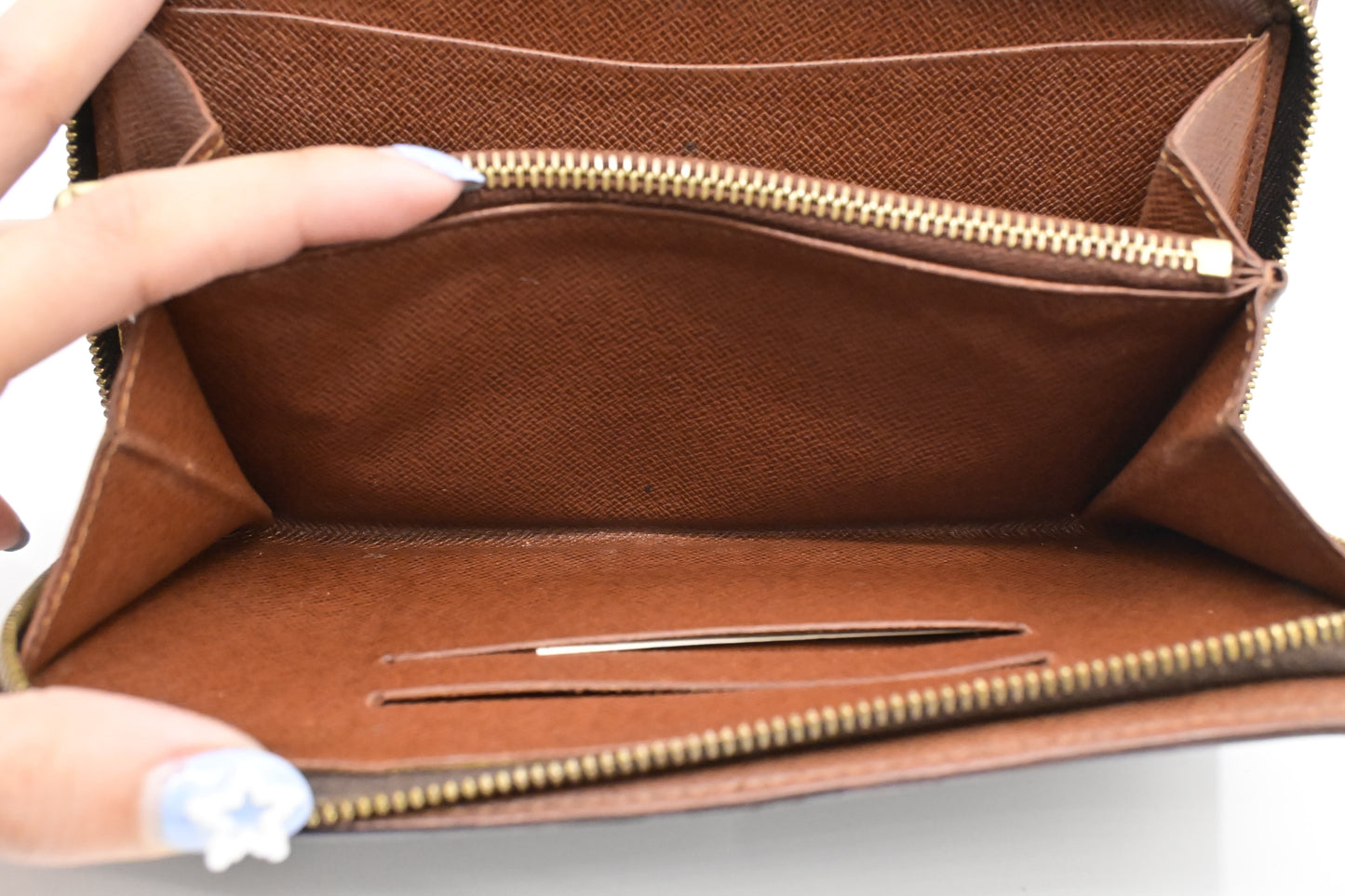Louis Vuitton Zippy Wallet in Monogram Canvas