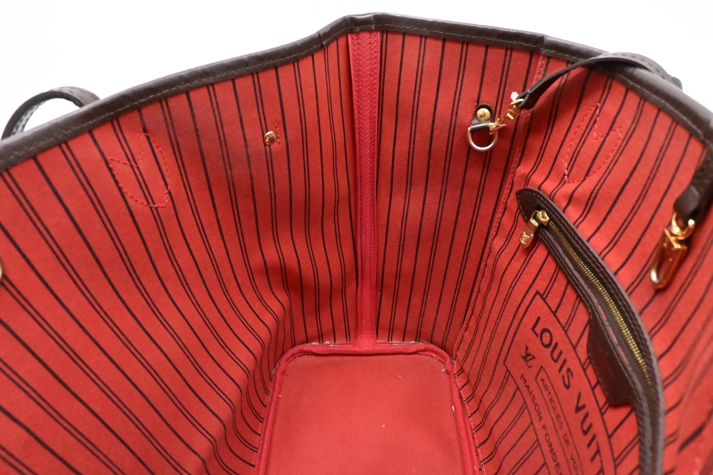 Louis Vuitton Neverfull MM in Damier Ebene Canvas