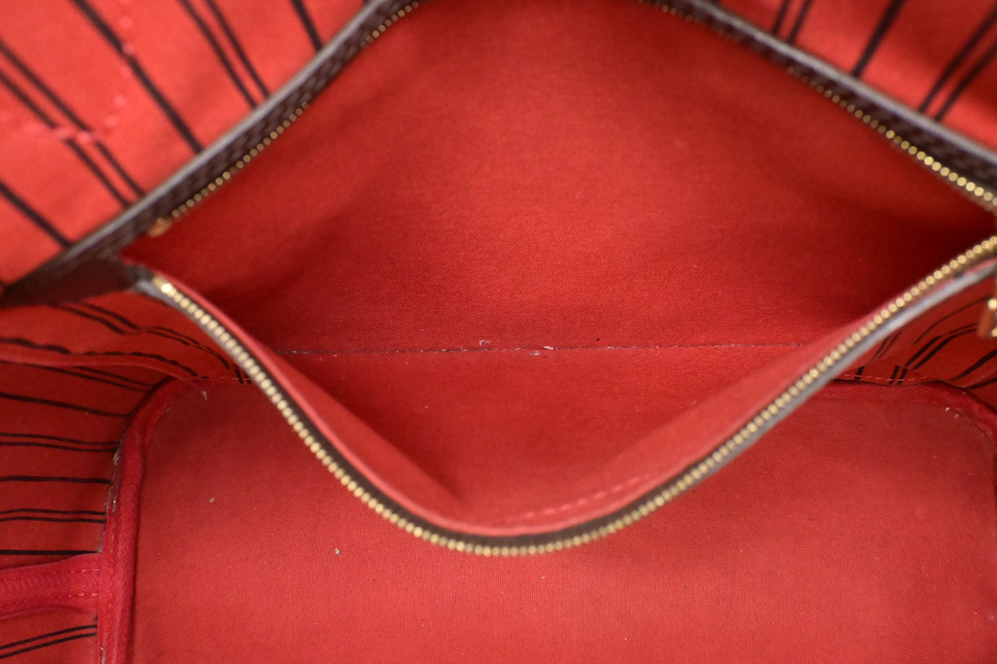 Louis Vuitton Neverfull MM in Damier Ebene Canvas