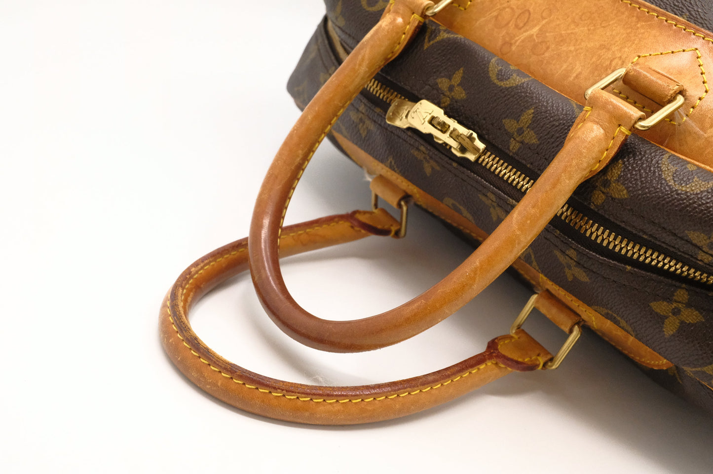 Louis Vuitton Deauville in Monogram Canvas