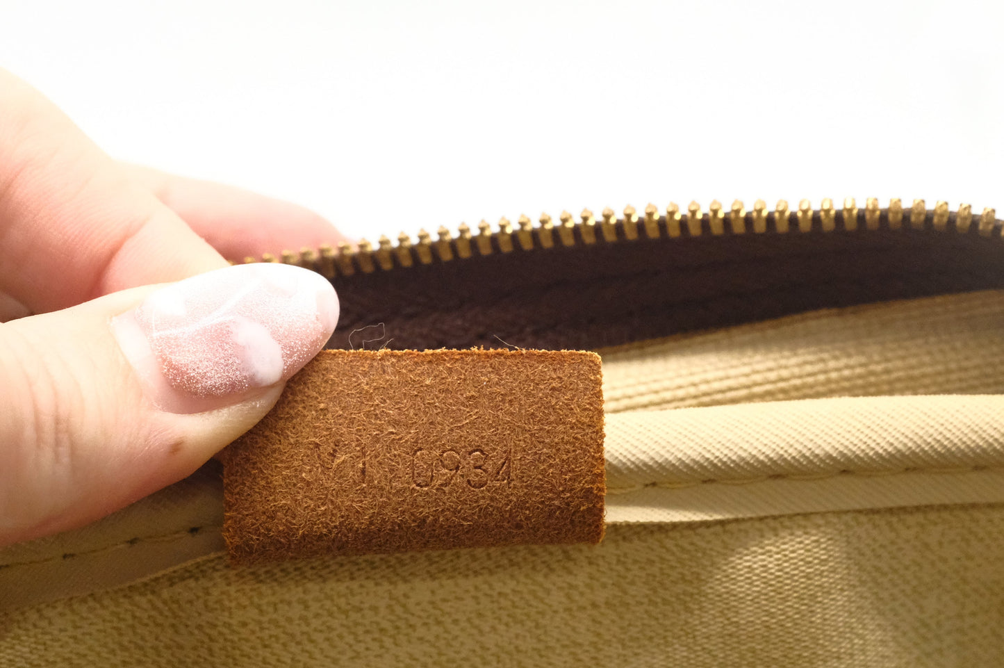 Louis Vuitton Deauville in Monogram Canvas