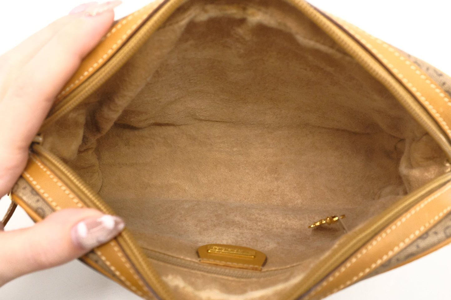 Gucci Crossbody in Beige Micro GG Coated Canvas
