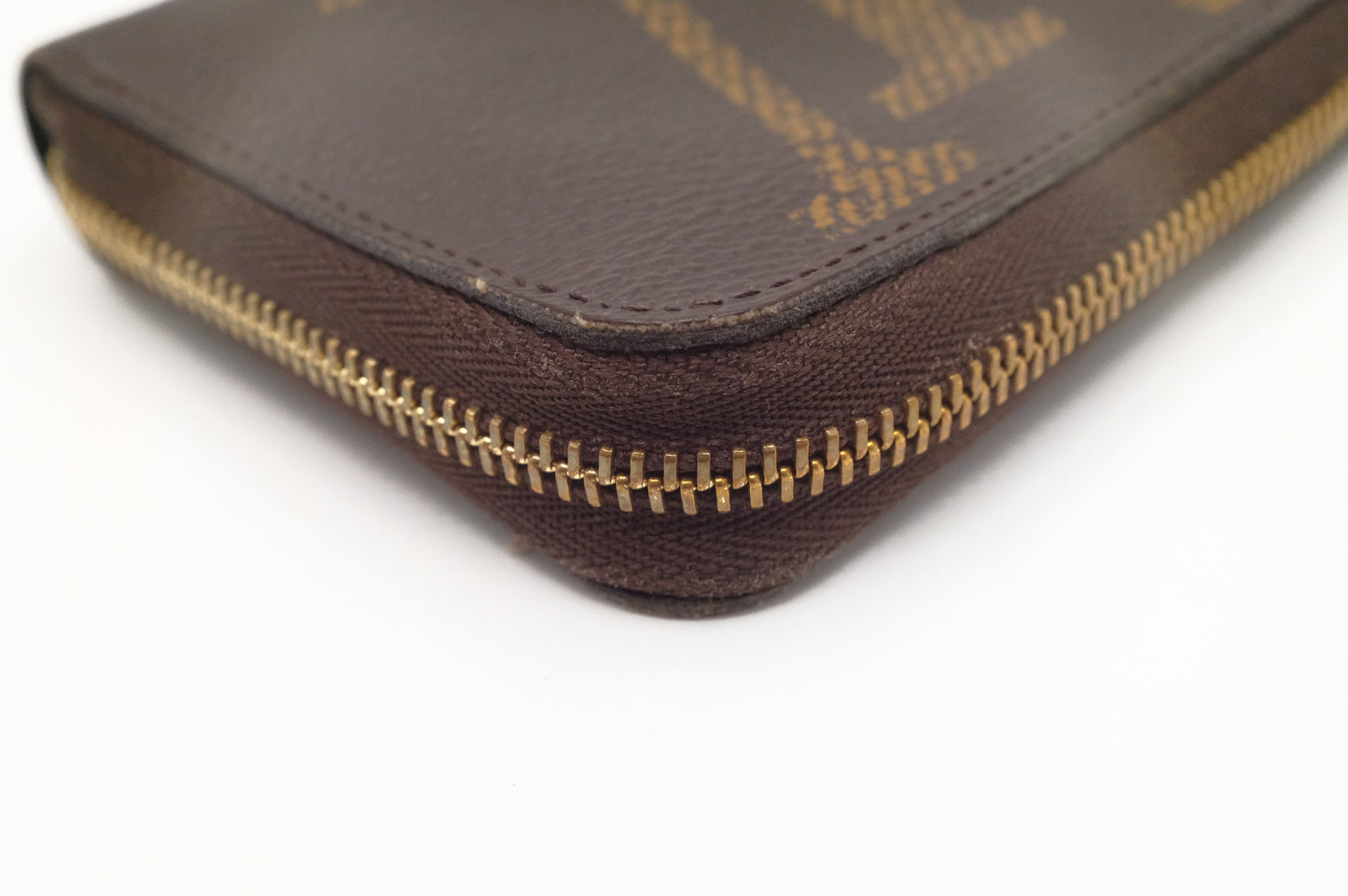 Louis Vuitton Compact Zippy in Monogram Giant Canvas