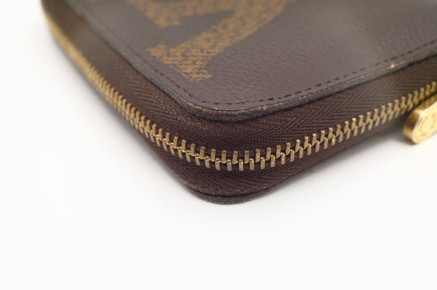 Louis Vuitton Compact Zippy in Monogram Giant Canvas