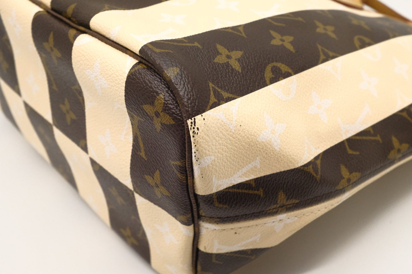 Louis Vuitton Neverfull MM in Rayures Monogram Canvas