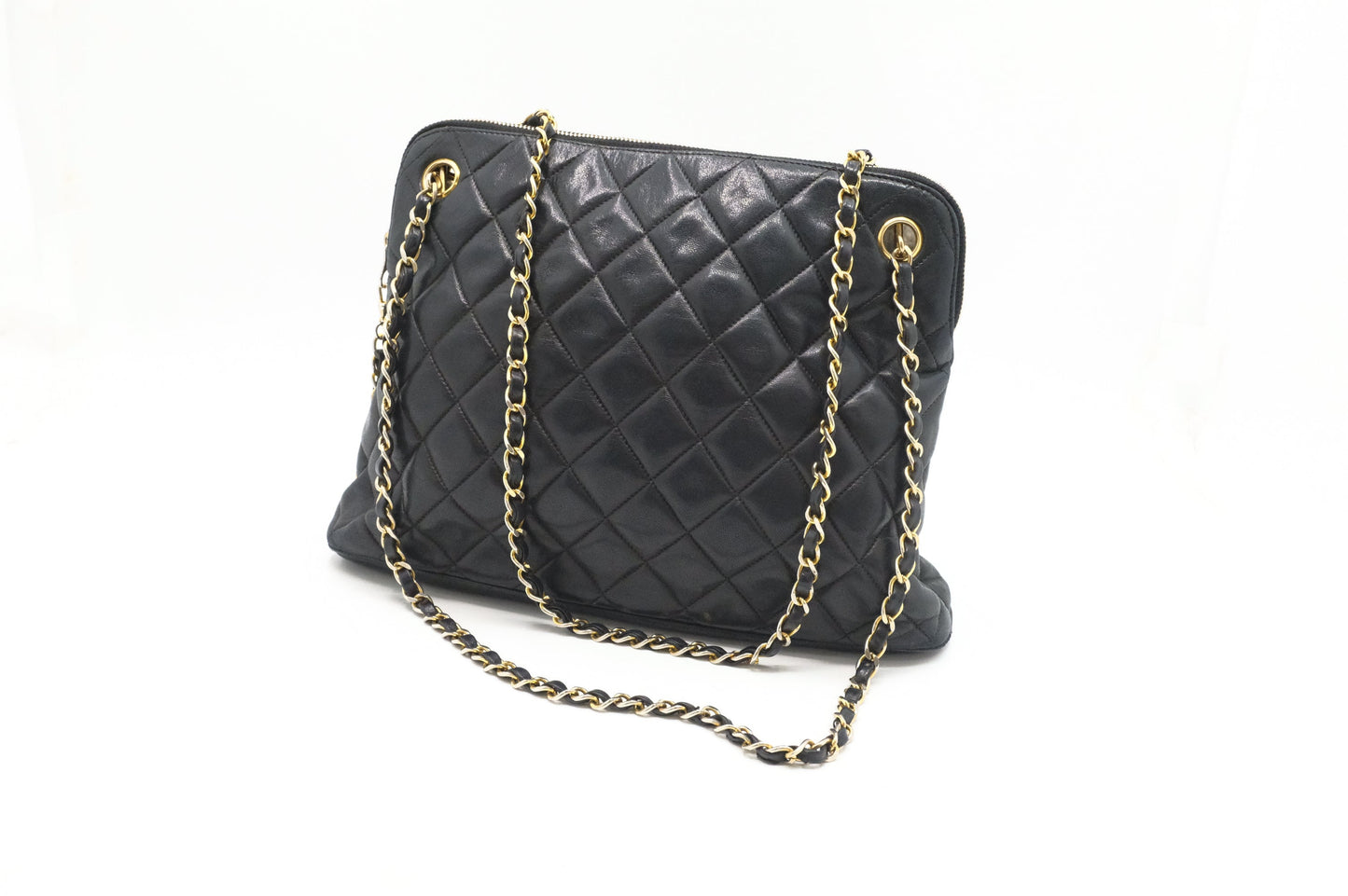 Chanel Shoulder Bag in Black Mattelassé Leather