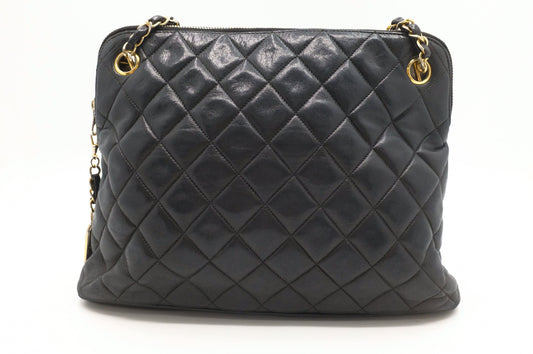 Chanel Shoulder Bag in Black Mattelassé Leather