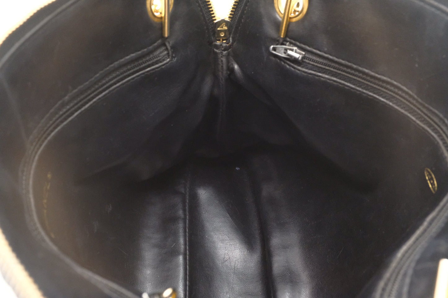 Chanel Shoulder Bag in Black Mattelassé Leather