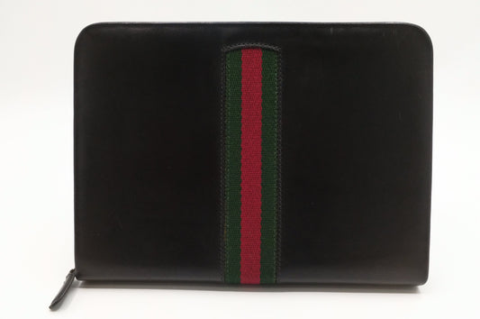 Gucci Zipped Clutch in Black Leather