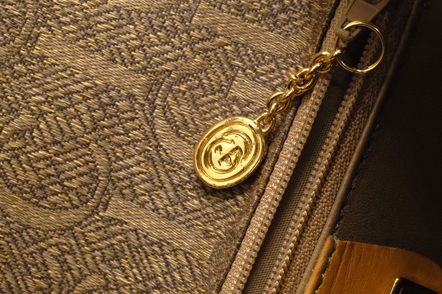 Gucci Crossbody in Brown Canvas