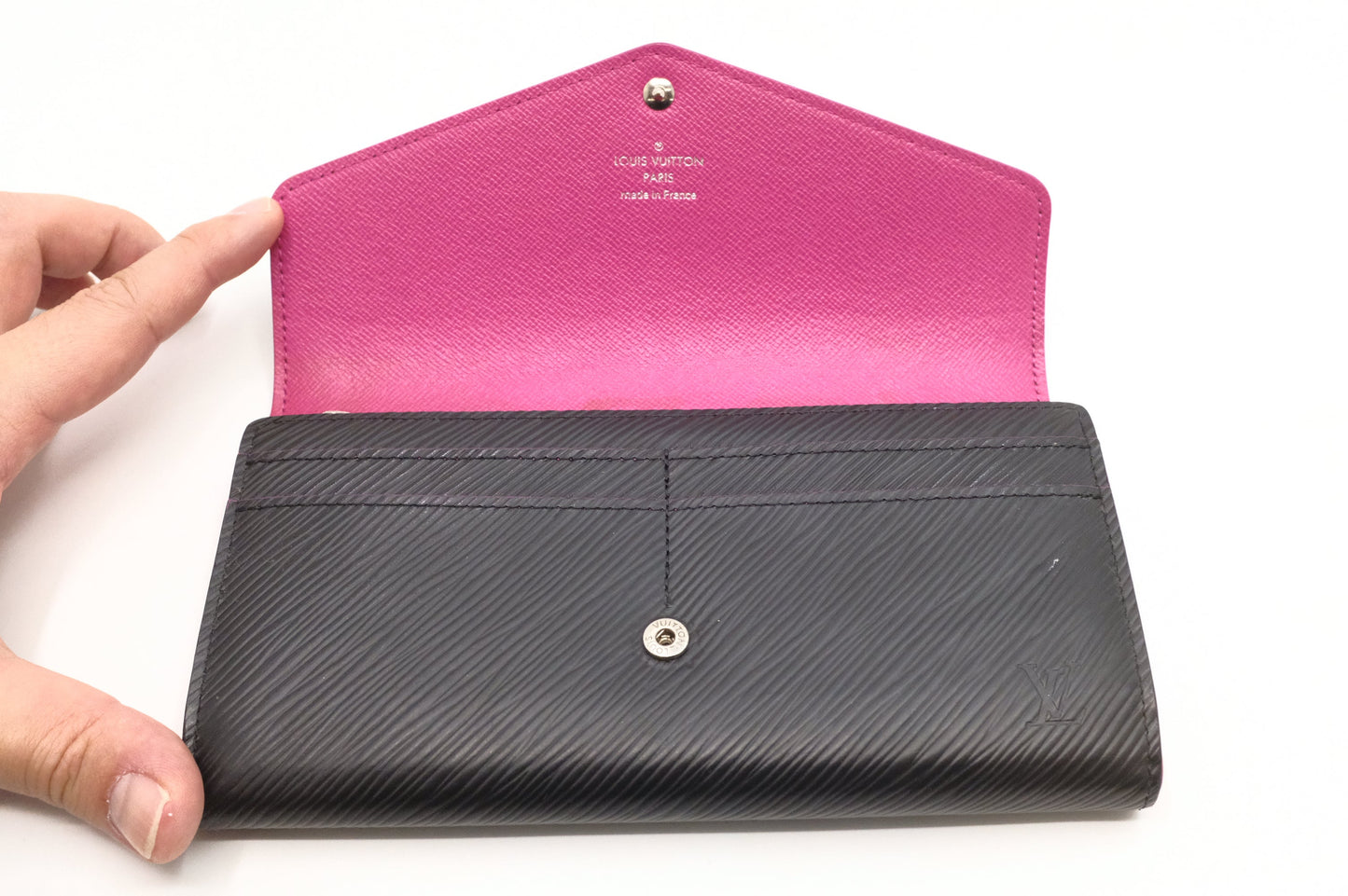 Louis Vuitton Sarah Wallet NM in Dark Gray Epi Leather
