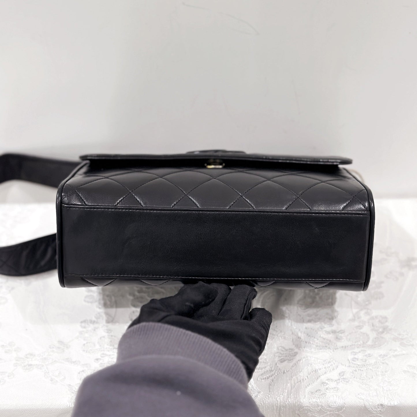 Chanel vintage so black shoulder bag