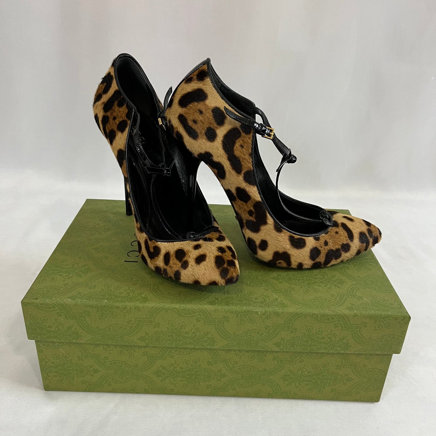 Gucci - Escarpins en poulain léopard