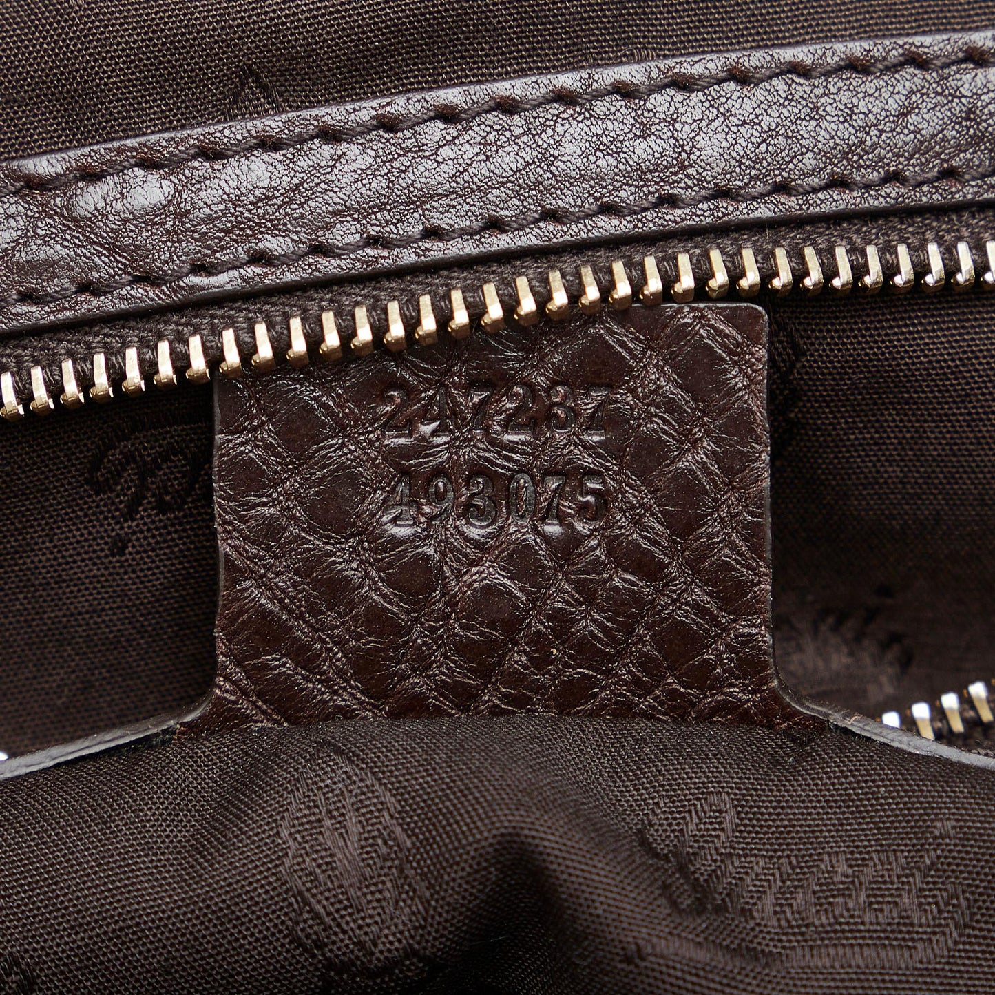 Gucci GG Canvas Charm Tote (SHG-n6X4id)