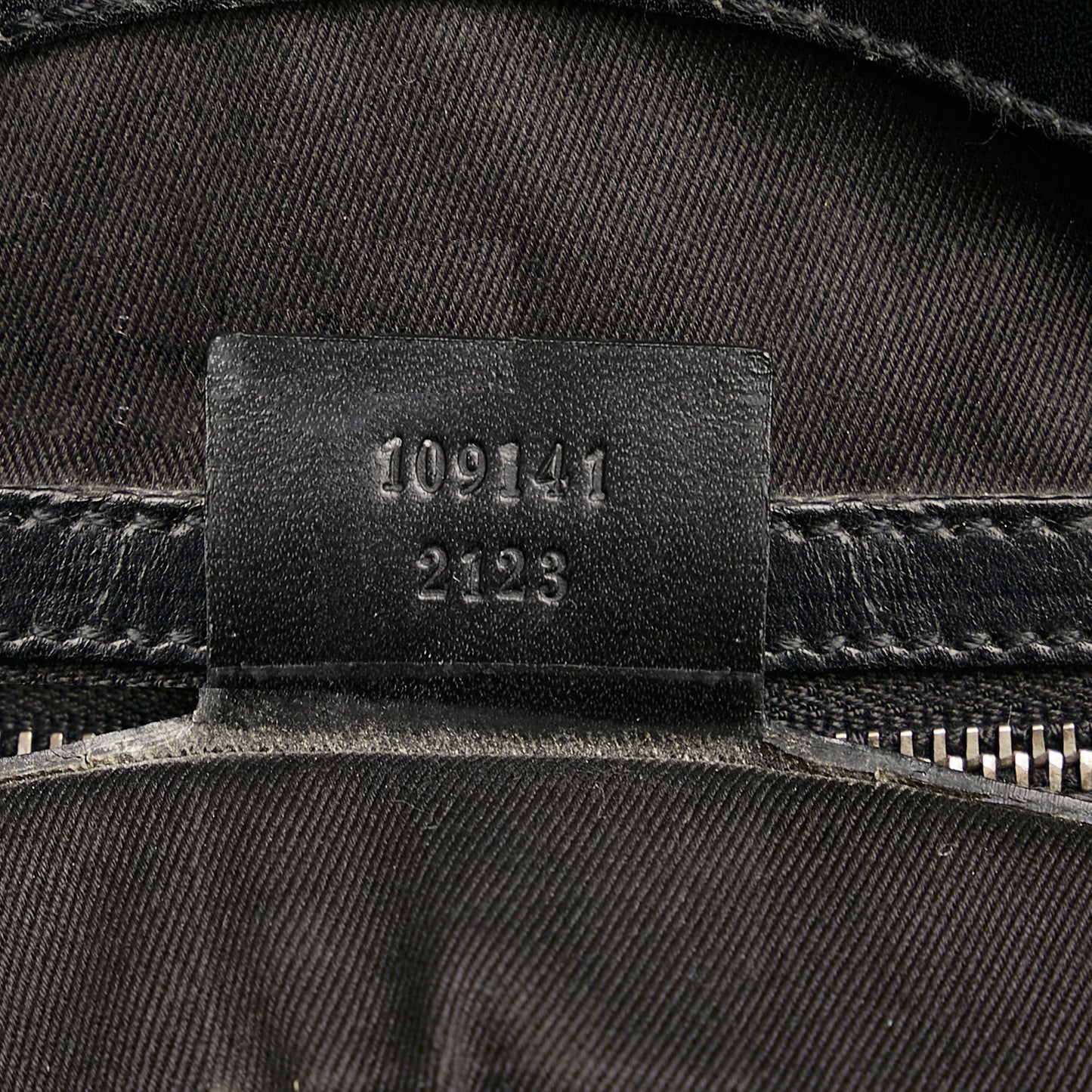 Gucci GG Canvas Gifford Tote (SHG-jZnCv0)