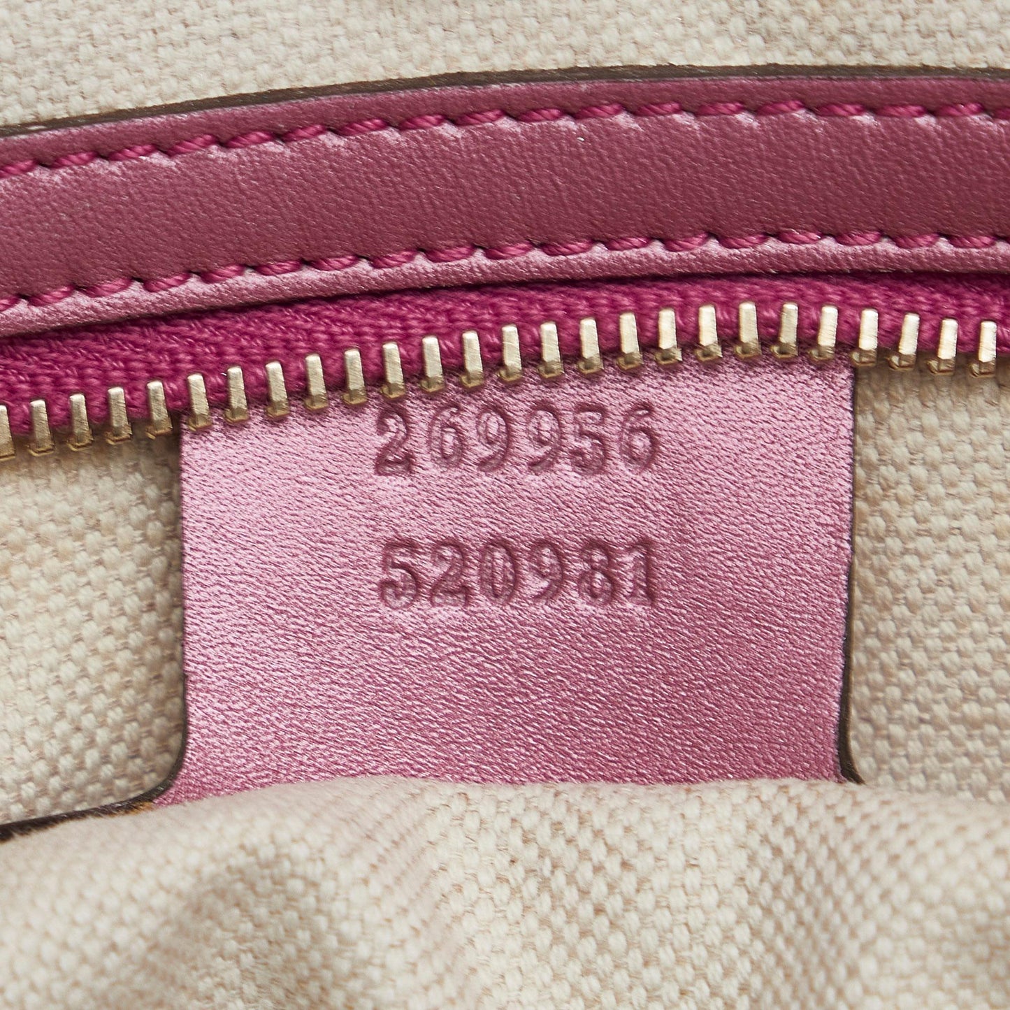 Gucci GG Canvas Heart Bit Tote (SHG-8tNWwL)