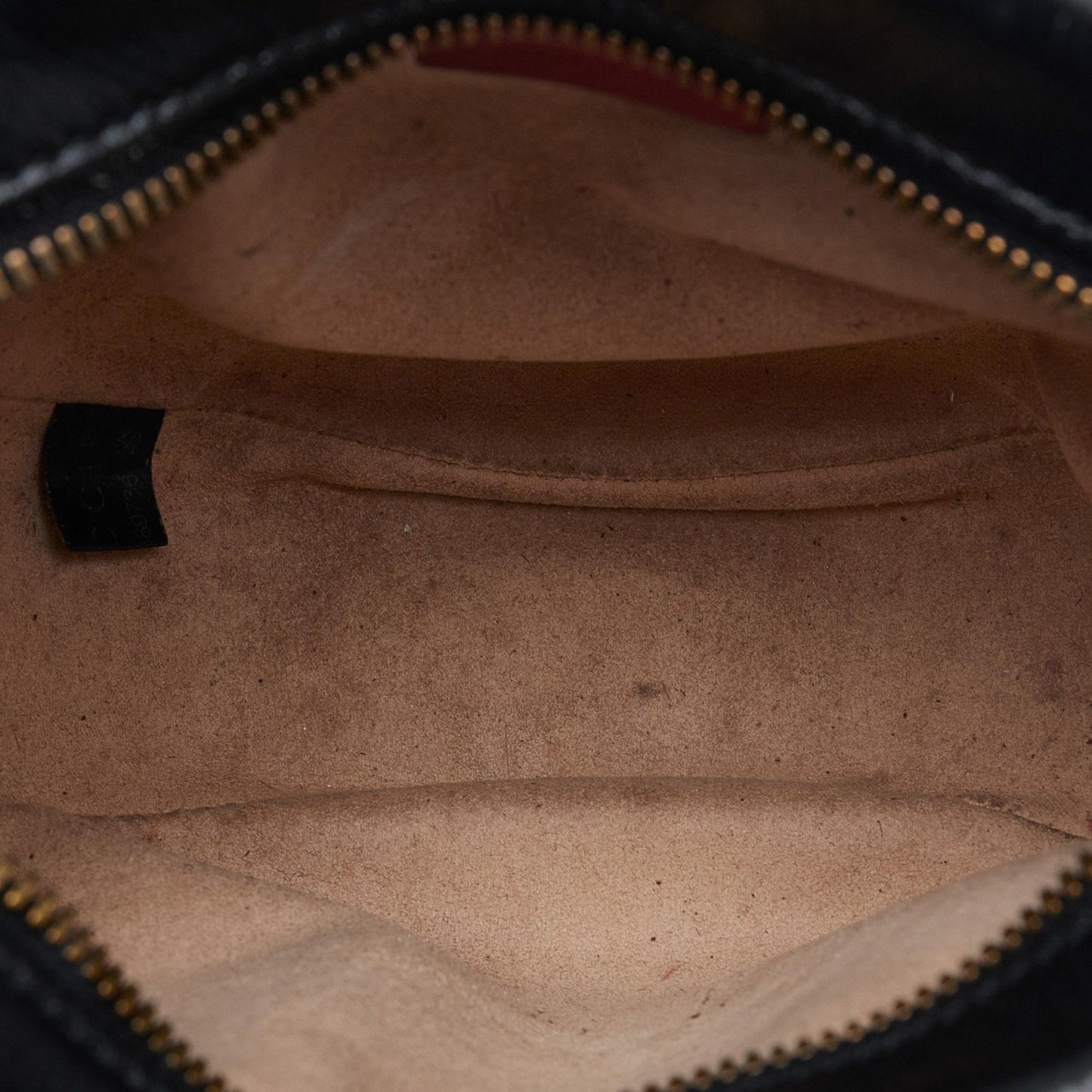 Gucci Round GG Marmont Crossbody Bag (SHG-4utPJf)